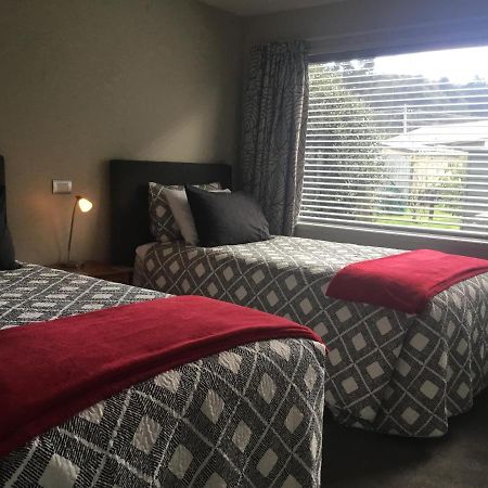 Bay Breeze Accommodation Cooks Beach Bagian luar foto