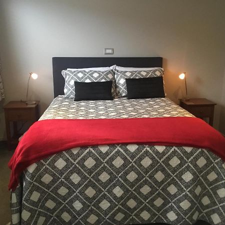 Bay Breeze Accommodation Cooks Beach Bagian luar foto