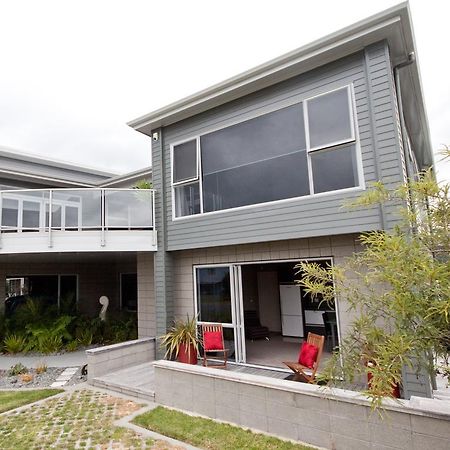 Bay Breeze Accommodation Cooks Beach Bagian luar foto