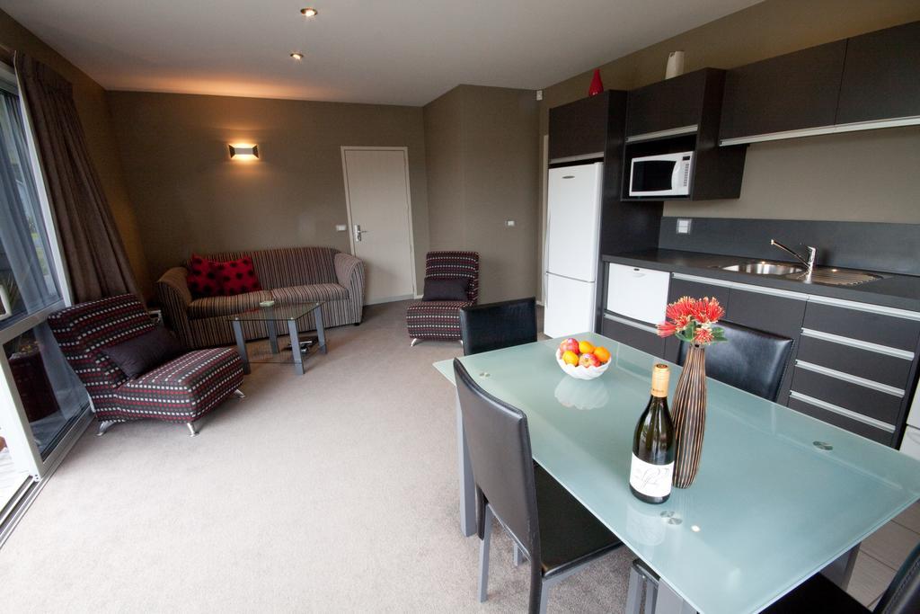 Bay Breeze Accommodation Cooks Beach Bagian luar foto