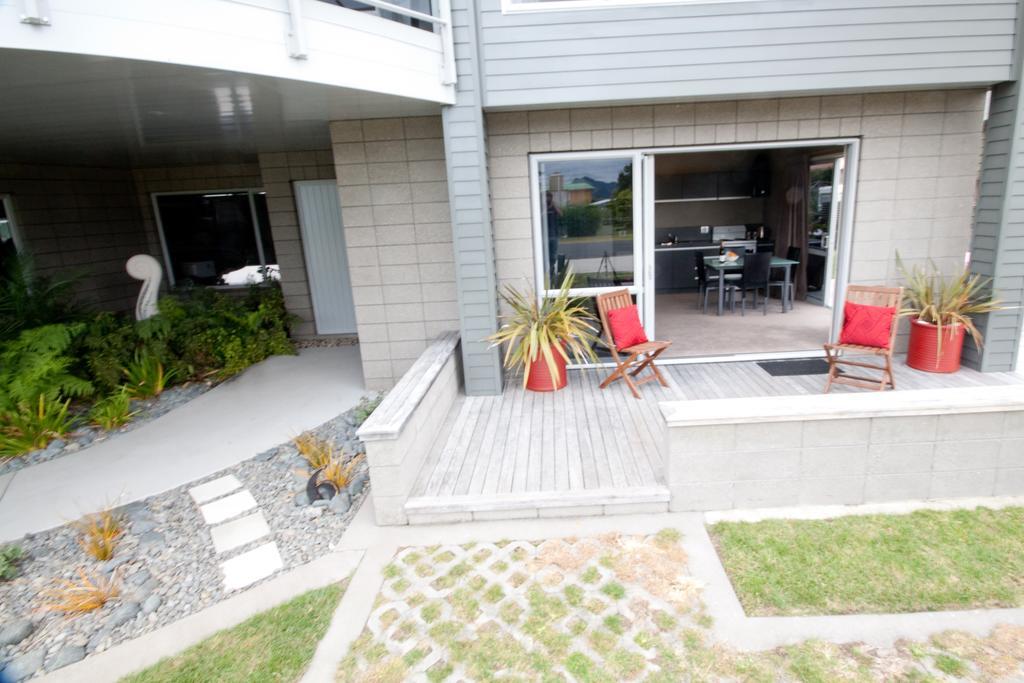 Bay Breeze Accommodation Cooks Beach Bagian luar foto